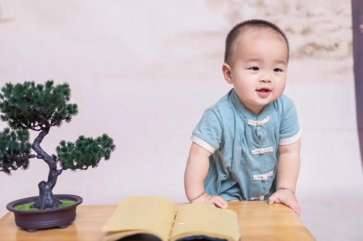 儋州宝宝脸上小白点